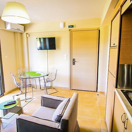 Ofrynio Deluxe Apartments Ofrinion Bagian luar foto