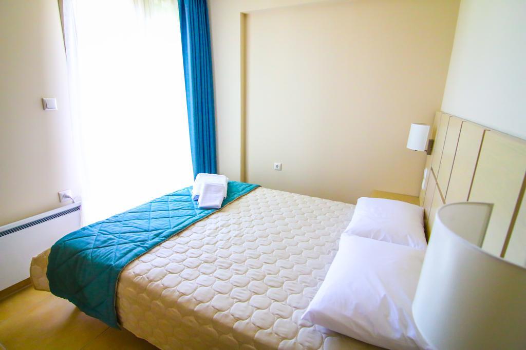 Ofrynio Deluxe Apartments Ofrinion Bagian luar foto