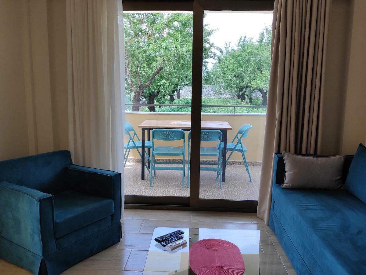 Ofrynio Deluxe Apartments Ofrinion Bagian luar foto