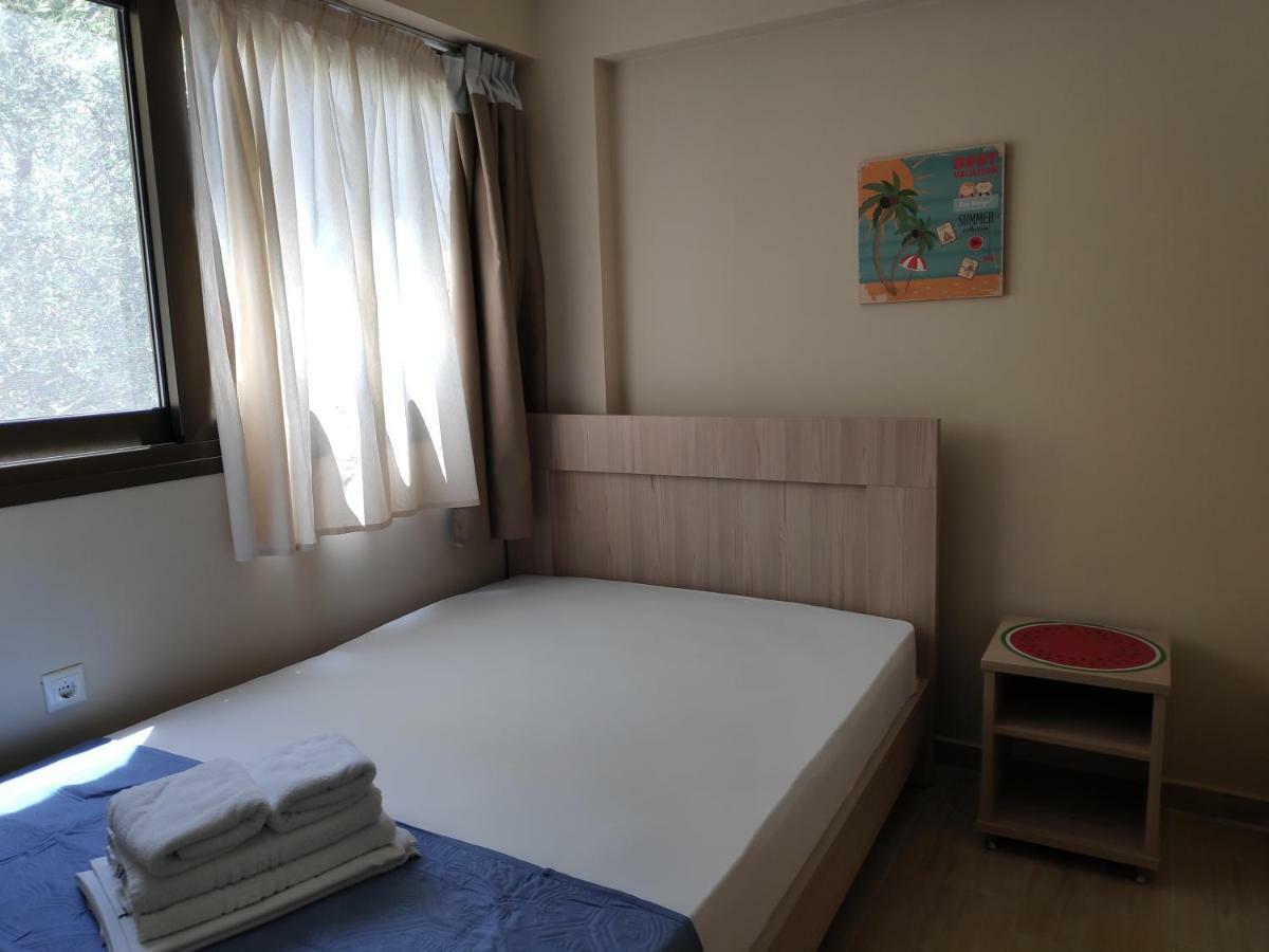 Ofrynio Deluxe Apartments Ofrinion Bagian luar foto