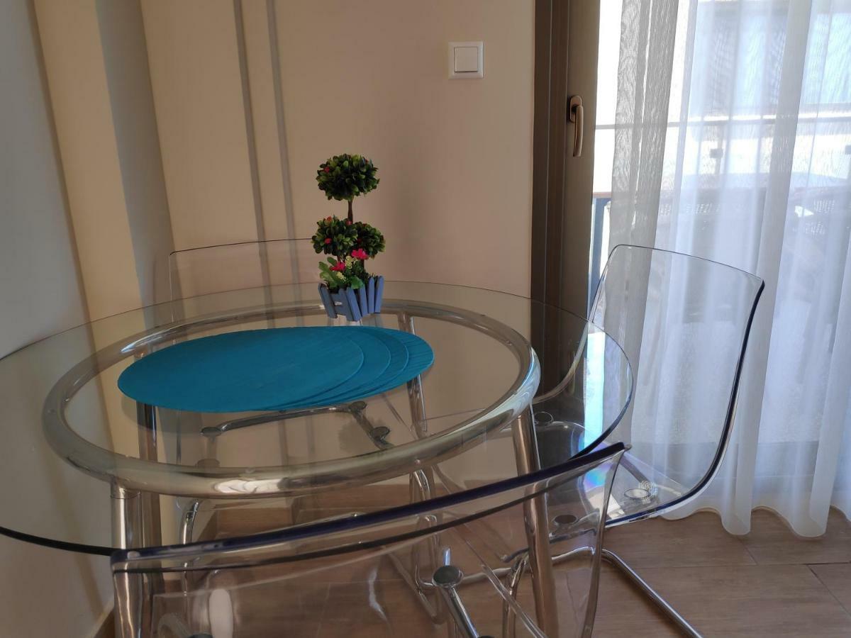 Ofrynio Deluxe Apartments Ofrinion Bagian luar foto