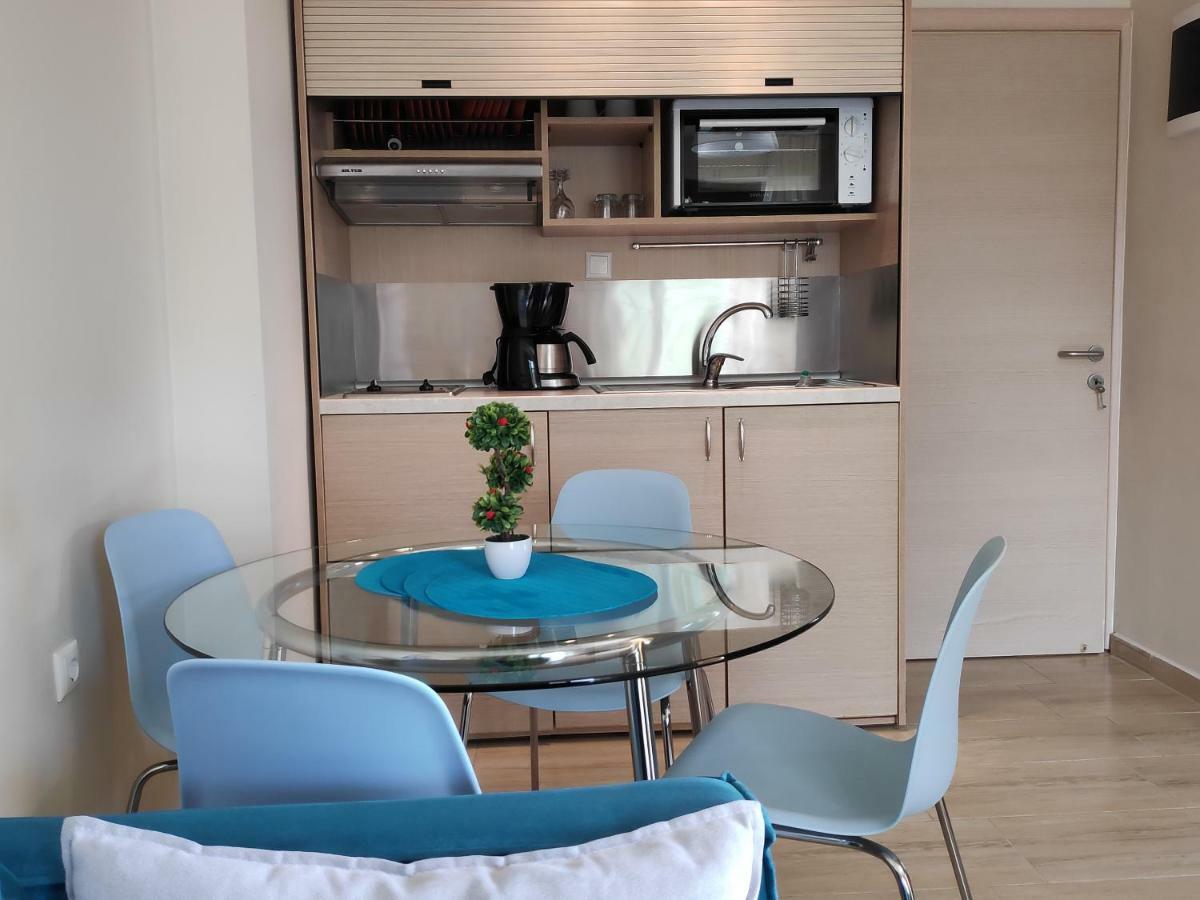 Ofrynio Deluxe Apartments Ofrinion Bagian luar foto